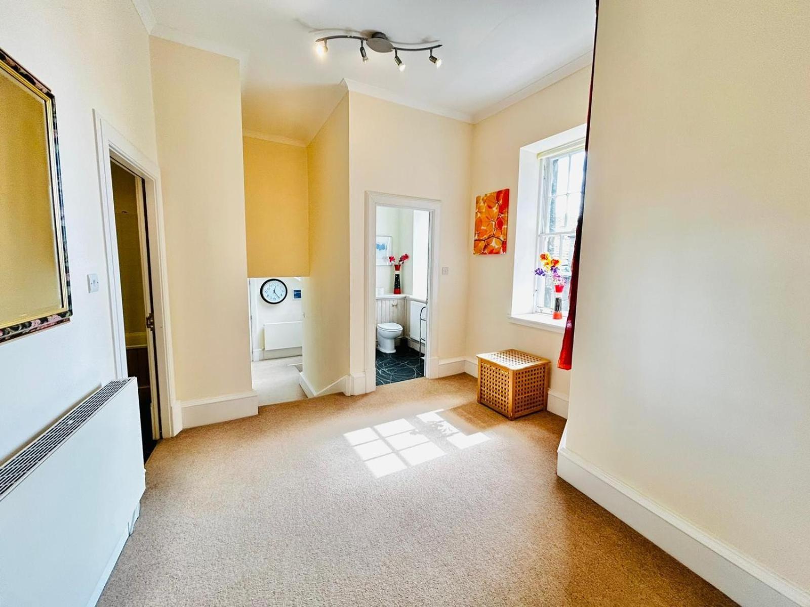Parliament Sq Apartman EDI Kültér fotó