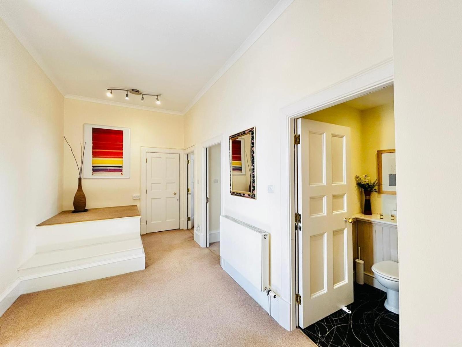 Parliament Sq Apartman EDI Kültér fotó